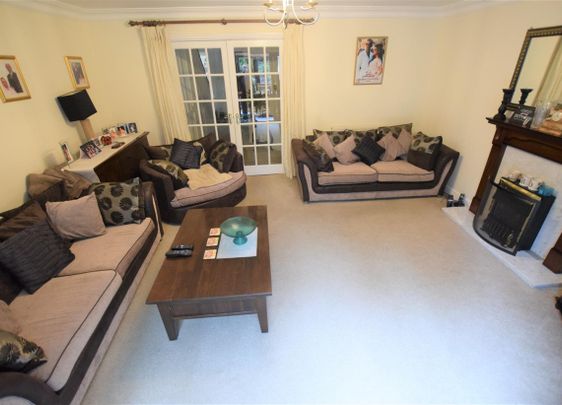 Victoria Court, Davenport Road, Earlsdon, Coventry - Photo 1