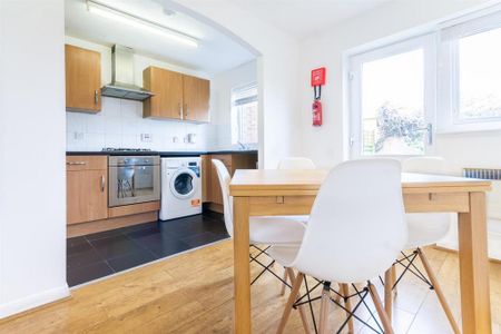 2 bedroom terraced house to rent - Photo 5