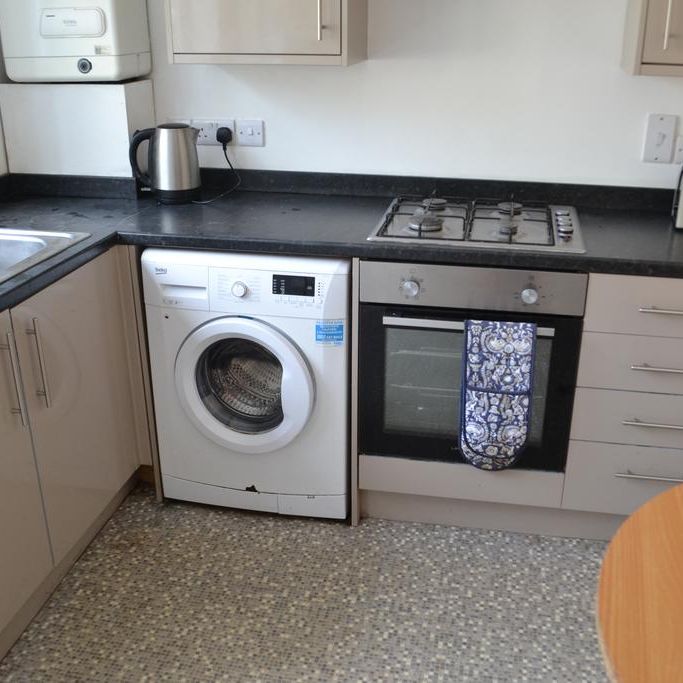 4 bedroom terraced house to rent - Photo 1