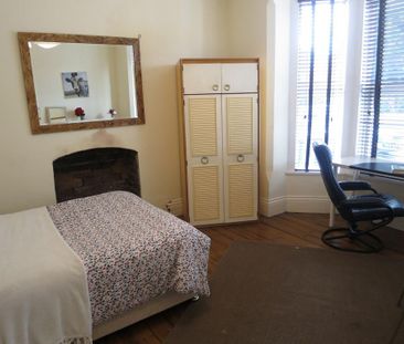 1 bedroom in a house share to rent - Photo 3