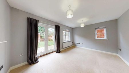 4 bedroom townhouse to rent - Photo 3