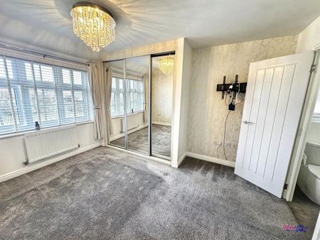 4 bedroom detached house to rent - Photo 3