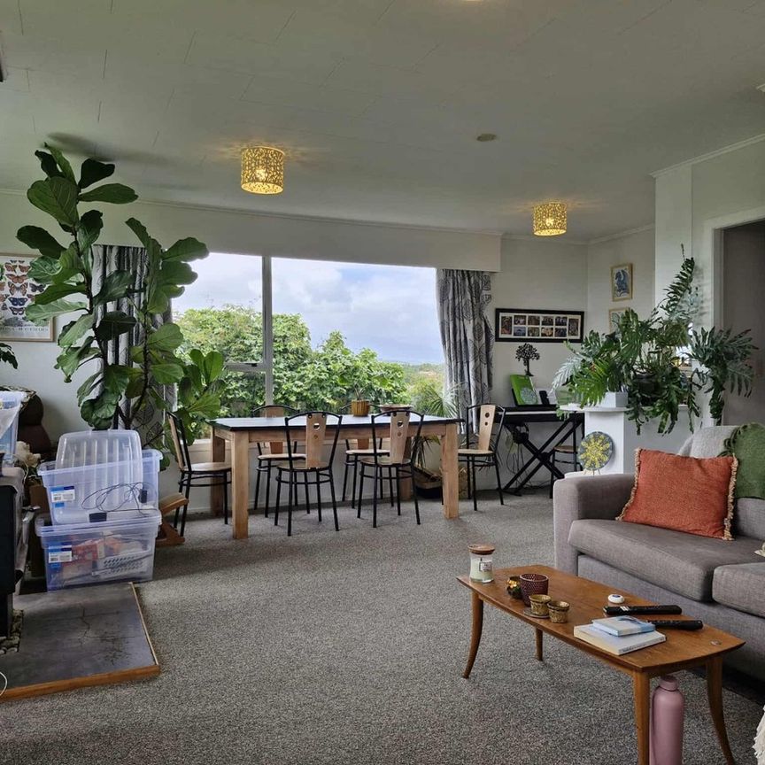 Prime Position - Photo 1