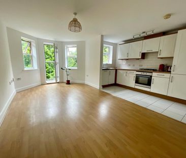 Wellington Road, Bournemouth, BH8 - Photo 1