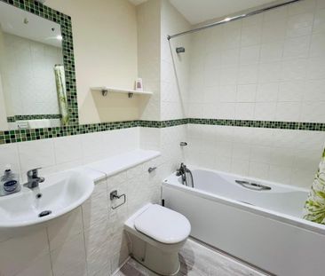 San Juan Court, Eastbourne - Photo 2