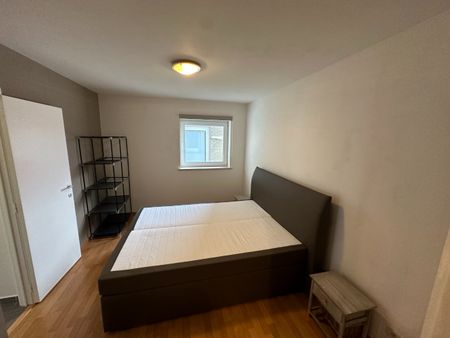 Modern gemeubeld appartement met één slaapkamer en terras in een residentiële wijk. - Photo 4