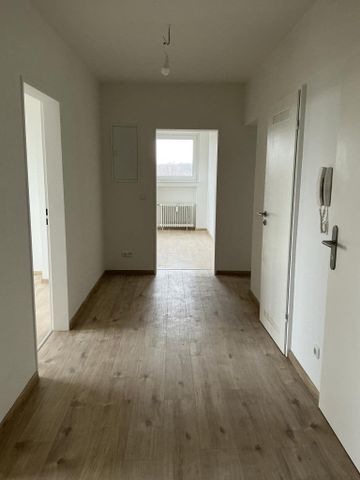 3 Zimmer komplet saniert - Foto 2