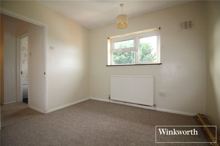 Buckingham Road, Borehamwood, Hertfordshire, WD6 - Photo 5