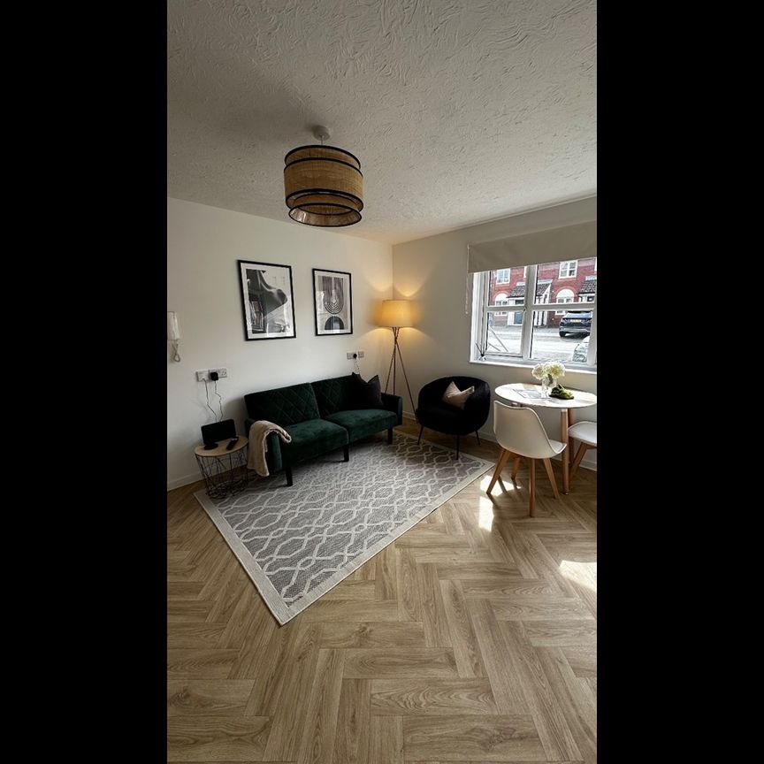 1 Bed Flat, Captains Place, SO14 - Photo 1