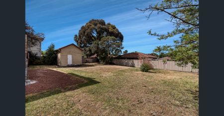 Full of character & charm - Photo 5