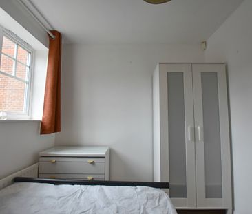 2 Bedroom Apartment - Photo 3