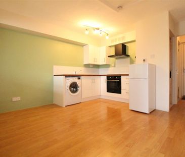 1 Bedroom Studio - Purpose Built To Let - Photo 1