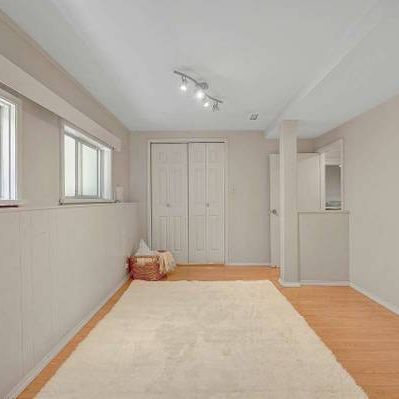 Ground floor unit in well maintained home in Cambie Village - Photo 3