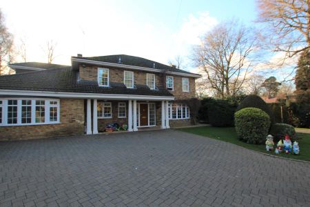 Old Avenue, West Byfleet - 5 bedrooms Property for lettings - Seymours - Photo 5