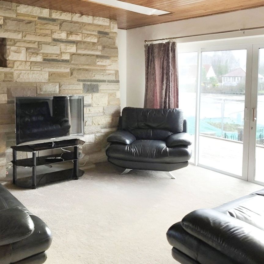 The Island, Wraysbury, Staines-upon-Thames, Berkshire, TW19 5AS - Photo 1