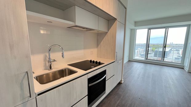 For Lease - 2 David Eyer Road Unit# 633, Richmond Hill, Ontario - Photo 1