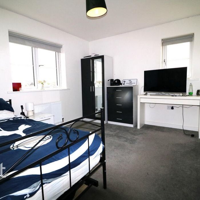 4 bedroom detached house to rent - Photo 1