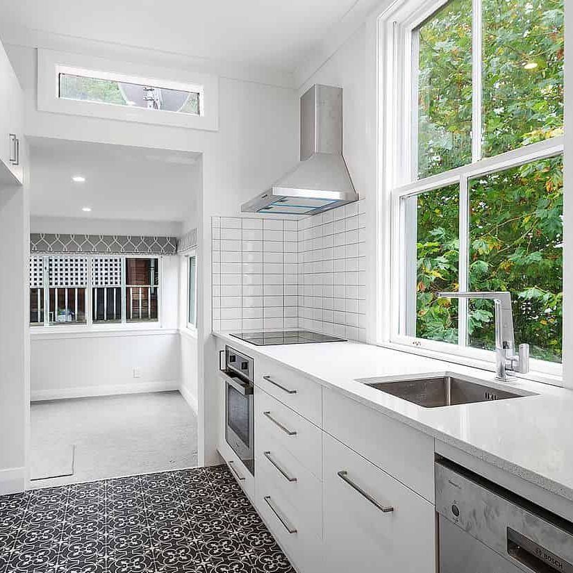 Fully renovated 2 bed, 2 living on Tinakori Road - Photo 1