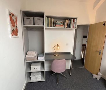 4 bedroom flat to rent - Photo 5