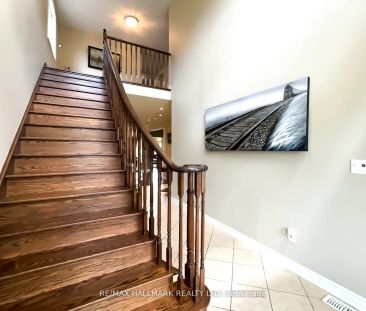 Detached Home For Lease | N9246351 - Photo 4