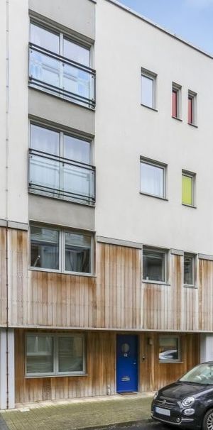 3 Bed Maisonette, Chambers Street, SE16 - Photo 1