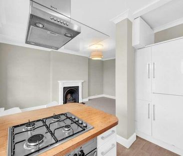 Top Floor Flat, Bennett Park, Blackheath, SE3 - Photo 5