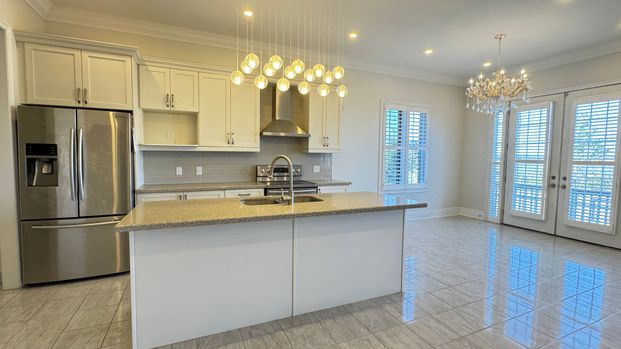 For Lease - 10 Ken Sinclair Crescent, Aurora, Ontario - Photo 1