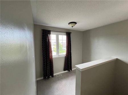 For Lease - 52 Admiral Crescent, Essa, Ontario - Photo 4