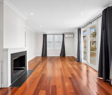 6 Looranah Street, Narrabundah ACT 2604 - House For Rent | Domain - Photo 4