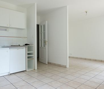 Rue des Acacias - Appartement situé au rez-de-chaussée - Photo 1