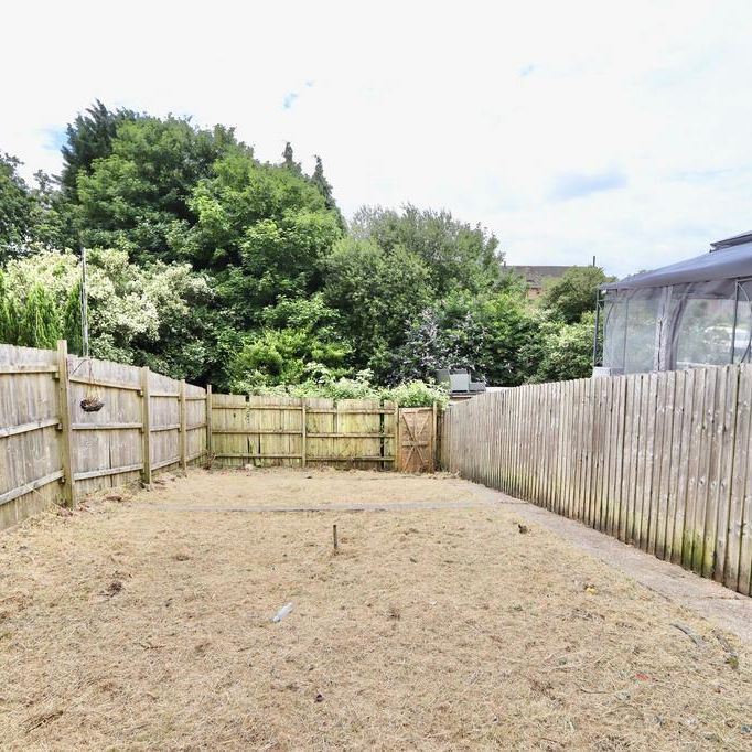 3 bedroom terraced house to rent - Photo 1