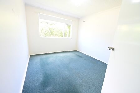 Stylish Two Bedroom Unit - Photo 4