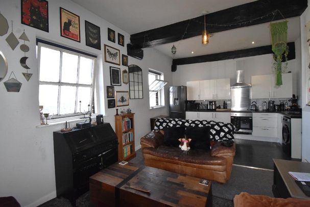 2 bedroom flat to rent - Photo 1