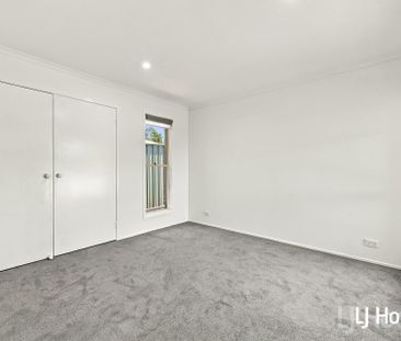 Freshly Refurbished Family Home in Convenient Location - Photo 6