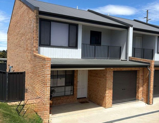 Modern Two Level Townhouse - Photo 1
