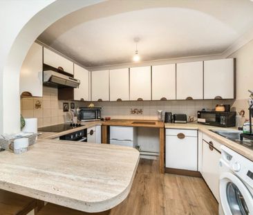 Hook Road, KT6, London - Photo 4