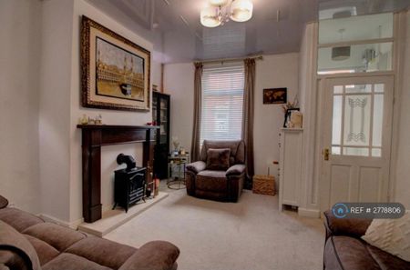 2 bedroom terraced house to rent - Photo 2