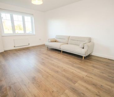 4 bedroom detached house to rent - Photo 2