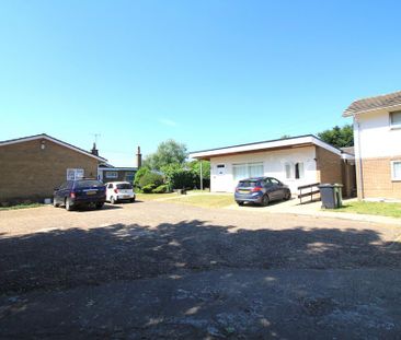 2 bedroom detached bungalow to rent - Photo 2