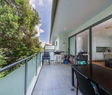 Spacious Two Storey Apartment - Photo 3