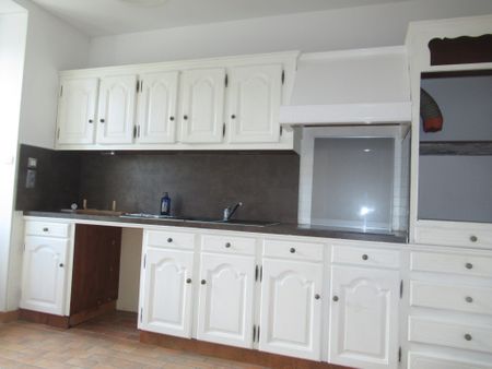 Location Maison 4 pièces 114m² LA FERTE MACE 61600 - Photo 2