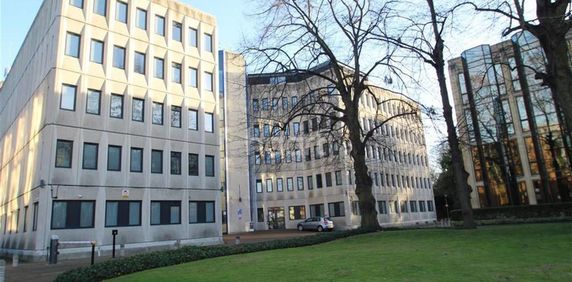 Peterborough - Photo 2