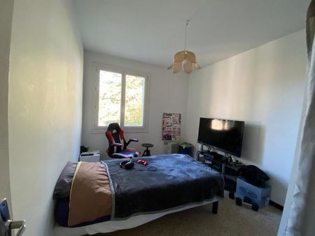 Location Appartement 3 pièces 69m² ST MAXIMIN LA STE BAUME 83470 - Photo 4