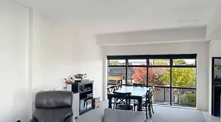 RICHMOND - 3 BEDROOMS - Photo 2