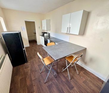 8 bedroom house share to rent - Photo 3