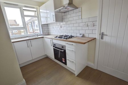1 bedroom Flat To Let - Photo 5