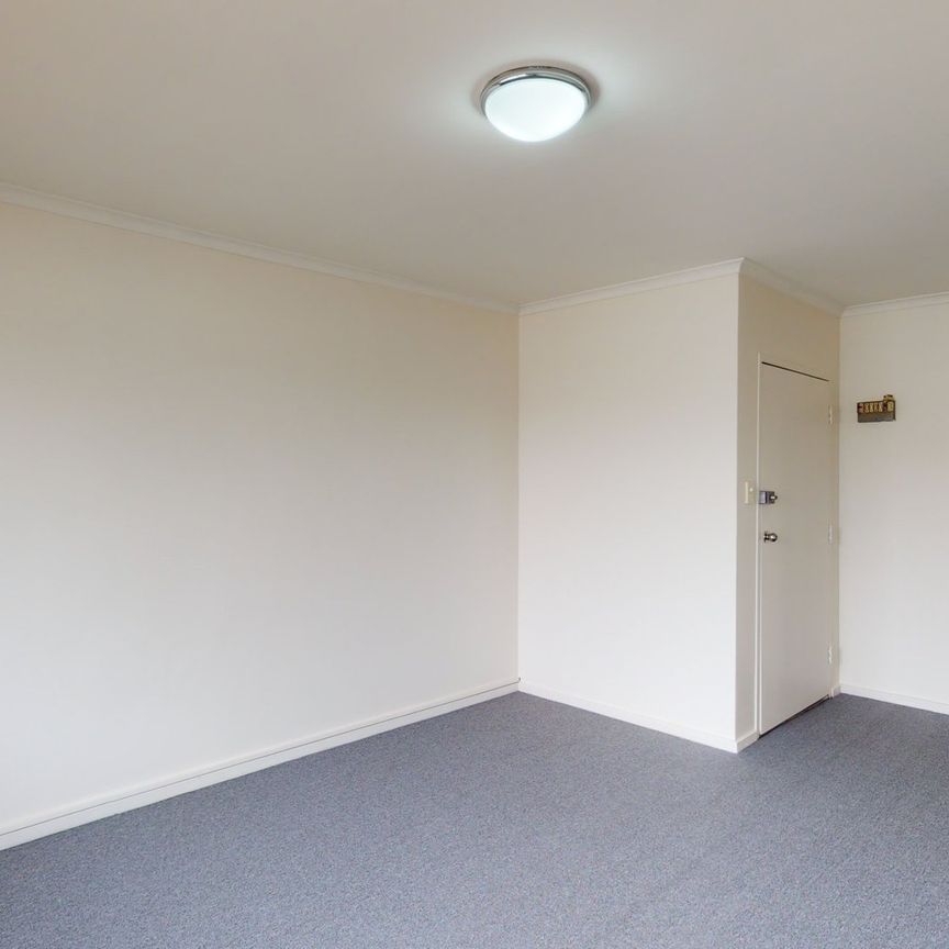 Two bedroom in a sought after location - Photo 1