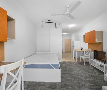 Stylish Studio in the Heart of Kangaroo Point - Photo 6