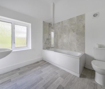 2 bedroom end of terrace house to rent - Photo 5