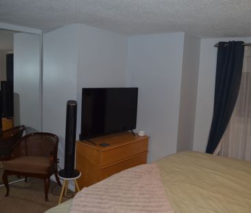 For Lease - 104 Esterlawn Private, McKellar Heights - Glabar Park a... - Photo 2